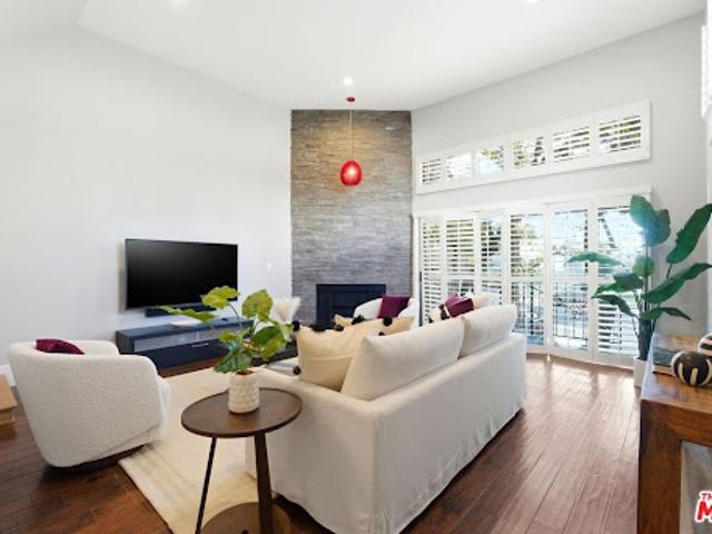 Apartment for sale in Santa Monica, California