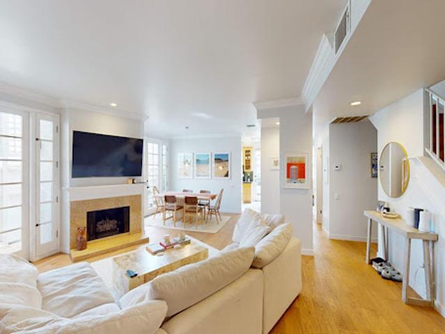 Apartment for sale in Santa Monica Apartment for sale in Santa Monica