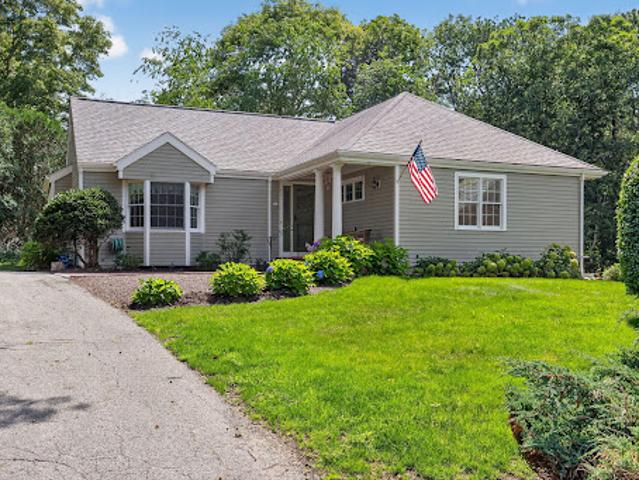 Apartment for sale in Mashpee, Massachusetts