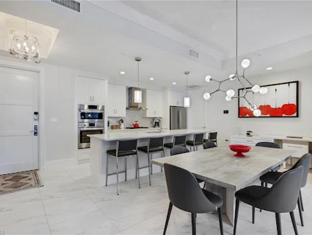Apartment for sale in Naples, Florida