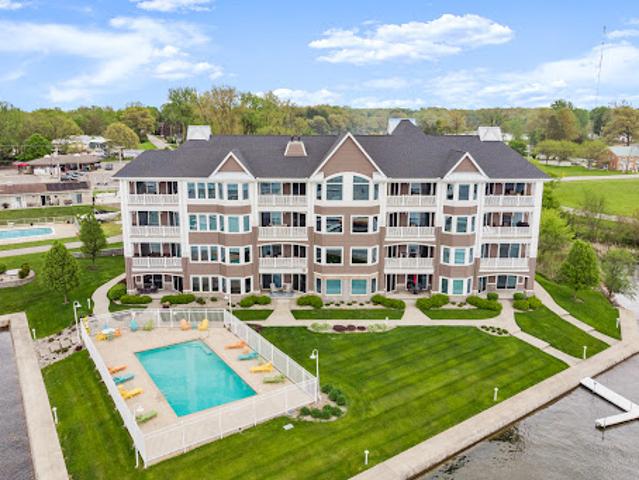Apartment for sale in Syracuse, Kosciusko County