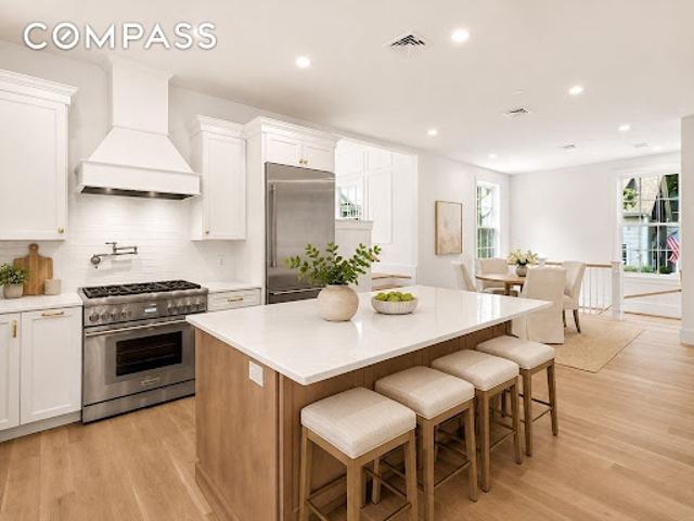Apartment for sale in Marblehead, Massachusetts
