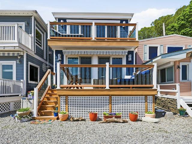 Apartment for sale in Nassau, New York