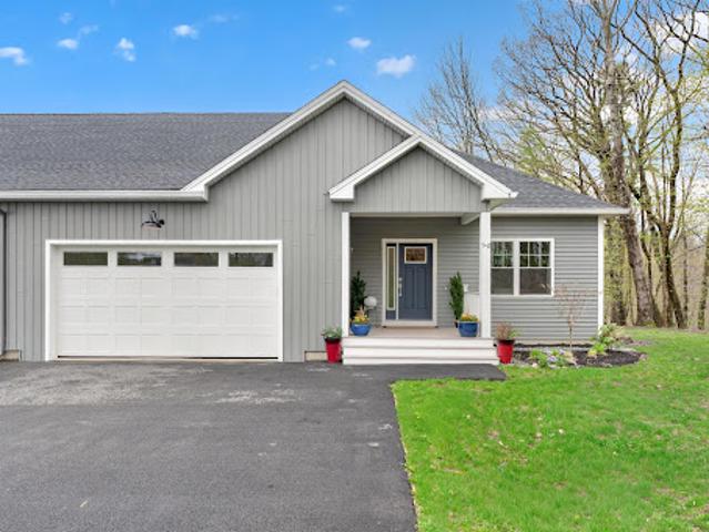 Apartment for sale in Falmouth, Maine