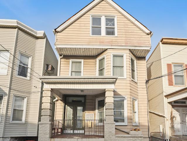 Apartment for sale in Hudson, New Jersey