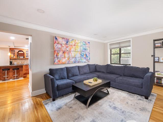 Apartment for sale in Larchmont