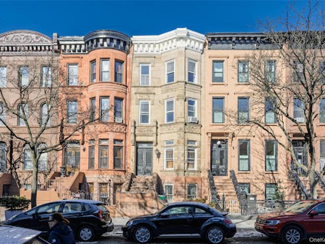 Apartment for sale in Arverne, New York
