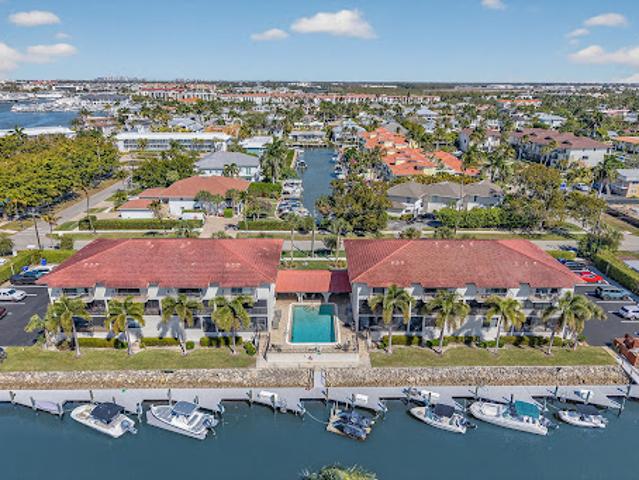 Apartment for sale in Naples, Florida