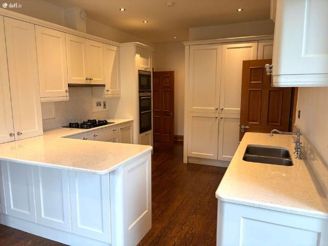Apartment to rent in Blackrock