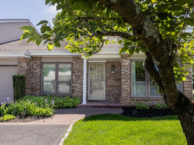 Apartment for sale in Smithtown
