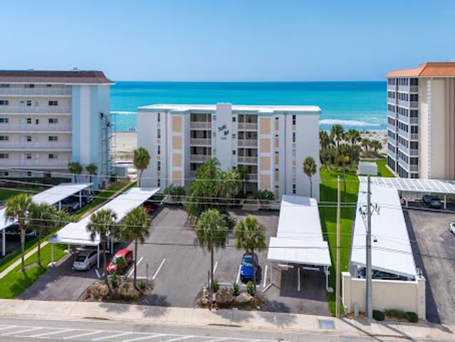 Apartment for sale in Canoga Park, California