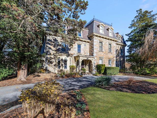 Apartment for sale in Newport, Rhode Island