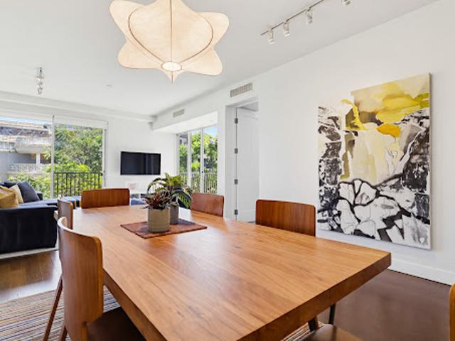 Apartment for sale in Canoga Park, California