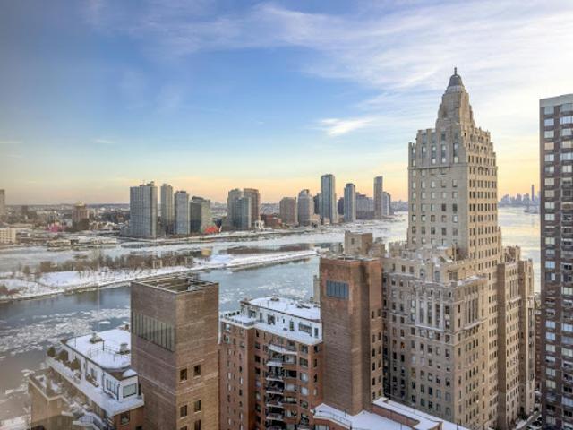 Apartment for sale in Arverne, New York