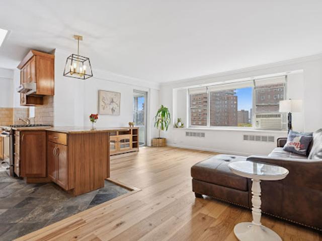 Apartment for rent in Arverne, New York