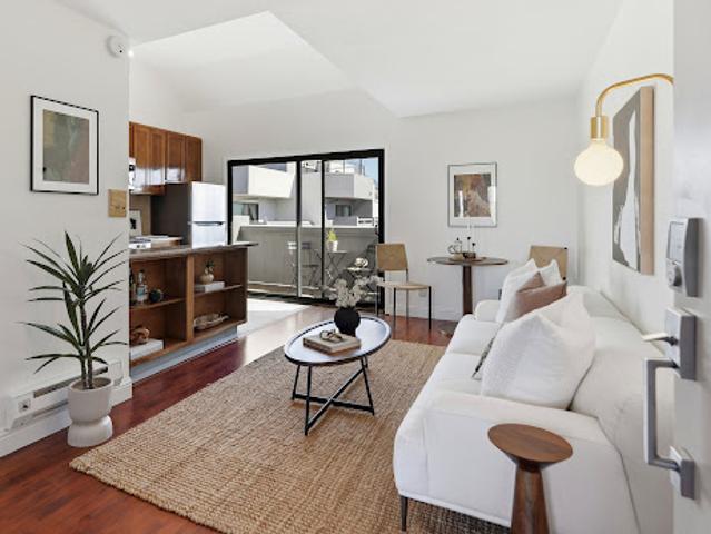 Apartment for sale in Oakland, California