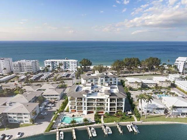 Apartment for sale in Naples, Florida