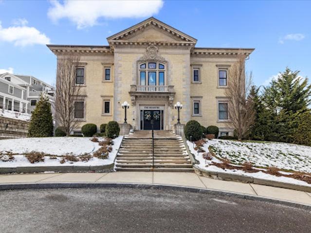 Apartment for sale in Manomet, Massachusetts