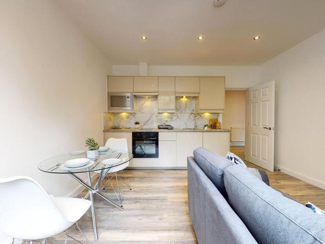 Apartment for rent in Little Woodhouse, Leeds