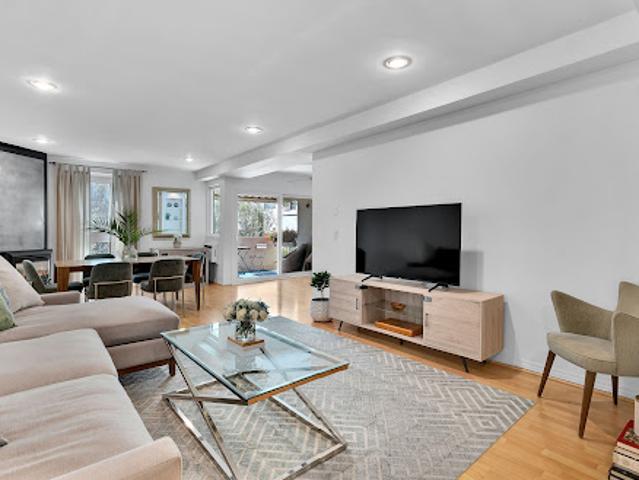 Apartment for sale in Los Angeles