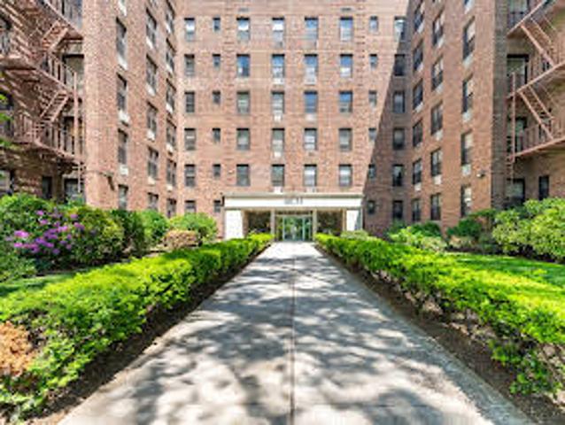 Apartment for sale in Queens Village Apartment for sale in Queens Village