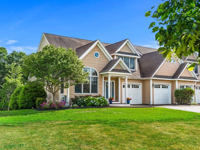 Apartment for sale in Amesbury, Massachusetts