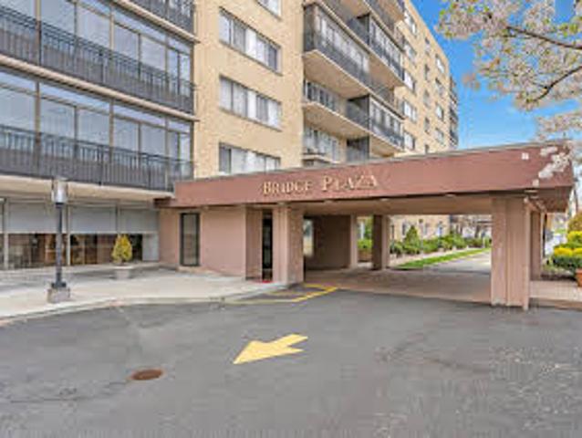 Apartment for sale in Fort Lee