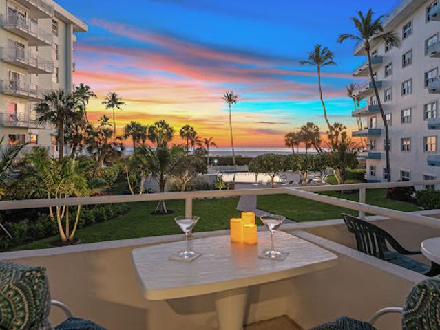 Apartment for sale in Marco Island