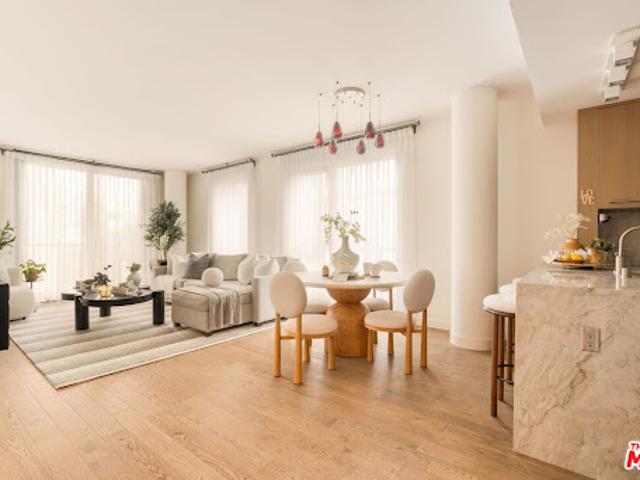 Apartment for sale in Santa Monica, California