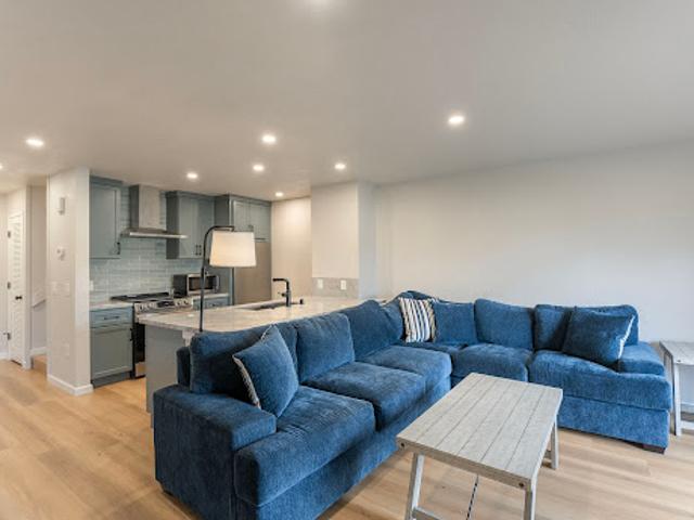 Apartment for sale in Monterey, California