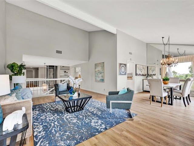 Apartment for sale in Irvine, California