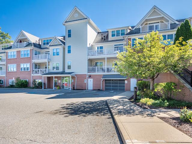 Apartment for sale in Concord, Middlesex County