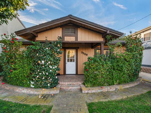 Apartment for sale in Corona Del Mar, California