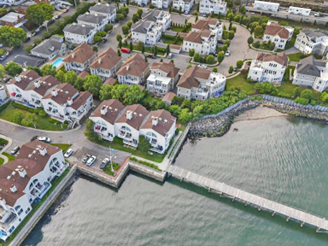 Apartment for sale in The Bronx, Arverne