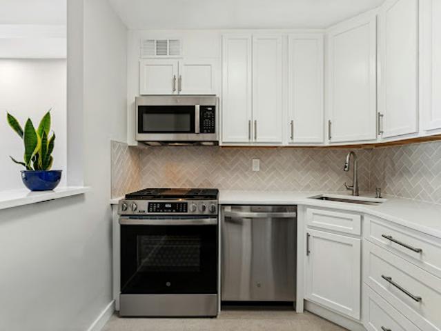 Apartment for sale in Fort Lee, New Jersey