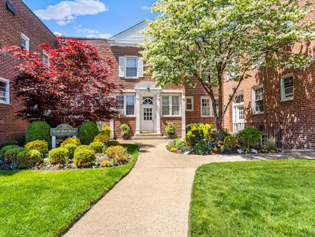 Apartment for sale in Nassau, New York