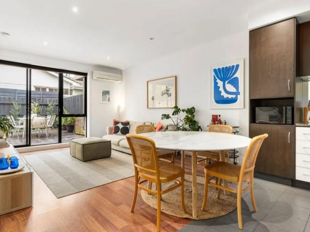 Apartment for rent in St Kilda East, Melbourne