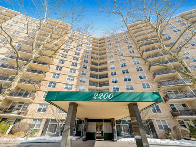Apartment for sale in Fort Lee, New Jersey