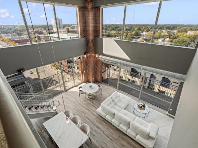 Apartment for sale in Royal Oak, Oakland County