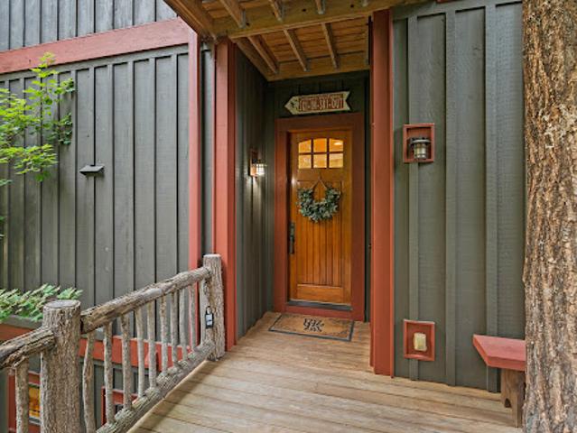 Apartment for sale in Elk Park