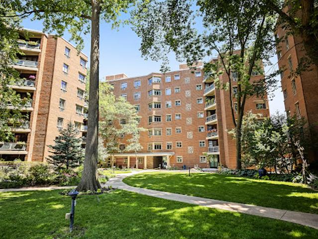 Apartment for sale in Evanston, Illinois