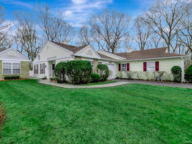 Apartment for sale in Centereach, New York