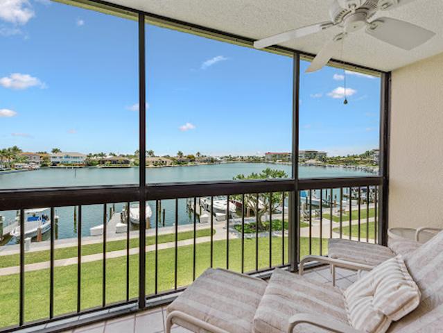Apartment for sale in Marco Island