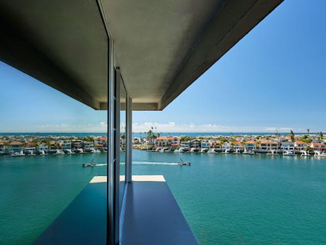 Apartment for sale in Corona Del Mar, California