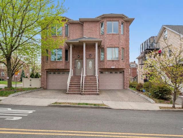 Apartment for sale in Cliffside Park, New Jersey