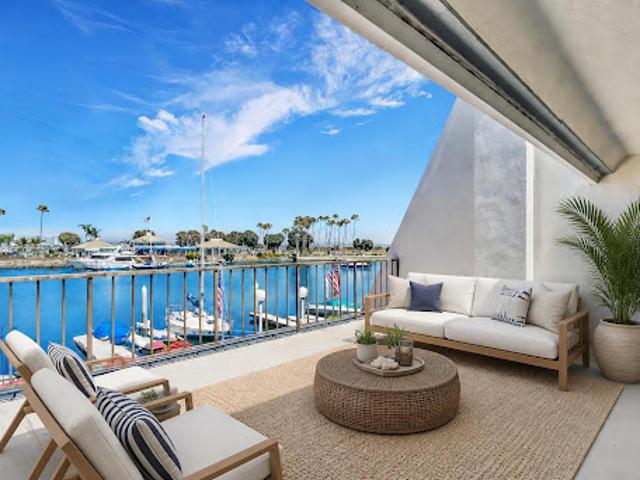 Apartment for sale in Coronado, California