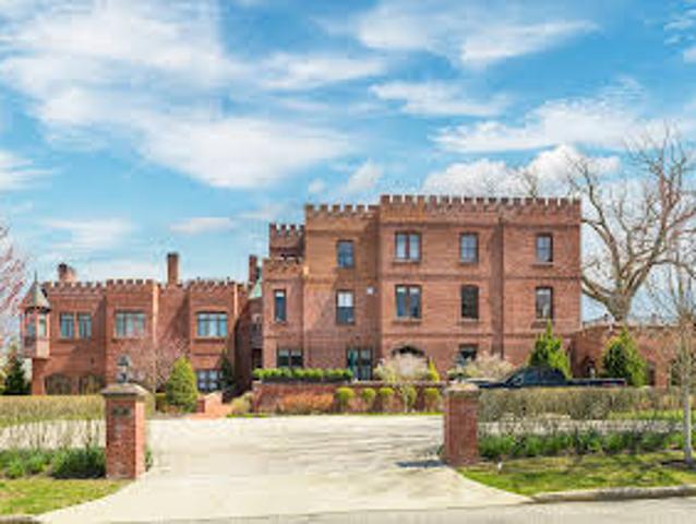 Apartment for sale in Newport, Rhode Island