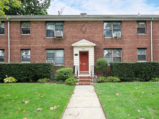 Apartment for sale in Queens, Arverne