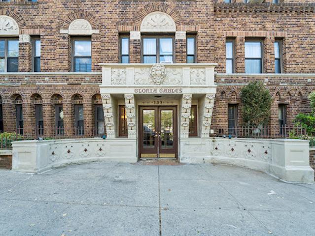 Apartment for sale in Hudson, New Jersey