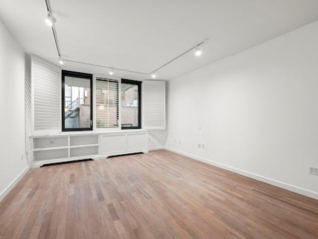 Apartment for sale in Arverne, New York